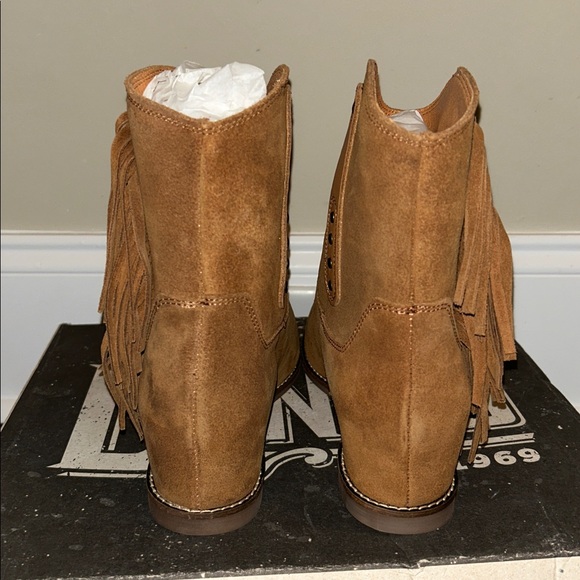Dingo Kayce Brown Suede Fringe Boots - Picture 2 of 11